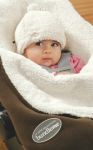 Imagen de Set de gorro, botitas y mitones de  corderito JJ Cole Bebés 0-6 meses