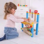 Imagen de Banco con herramientas de trabajo en madera Bigjigs