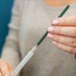 Imagen de Set Cepillos Limpiamemas Con Recipiente escurridor Boon - Marrón