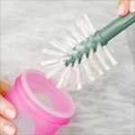 Imagen de Set Cepillos Limpiamemas Con Recipiente escurridor Boon - Marrón