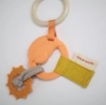 Imagen de Colgante Sensorial con mordillo Laura el Caracol