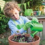 Imagen de Bolso de jardinería (palas/rastrillo/guantes/regadera) Bigjigs