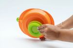 Imagen de Plato Térmico Con Ventosa Extraíble Peluche Bebes 6 Meses+ Naranja Flower Mates Abejita