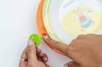 Imagen de Plato Térmico Con Ventosa Extraíble Peluche Bebes 6 Meses+ Naranja Flower Mates Abejita