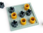 Imagen de Juego TATETI de madera y silicona Bigjigs