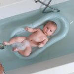 Imagen de Colchón inflable para bañar al bebé Doomoo