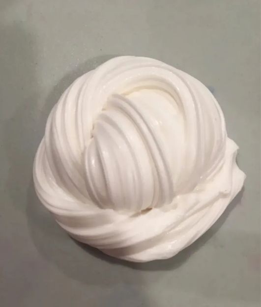 Imagen de Slime Baba Esponjosa Fluffy Water Elf Masa Sensorial 120ml - Blanco pastel