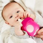 Imagen de Mamadera Con Tetina De Flujo Lento Y Silicona Tamaño 0m+ 120ml-Fucsia